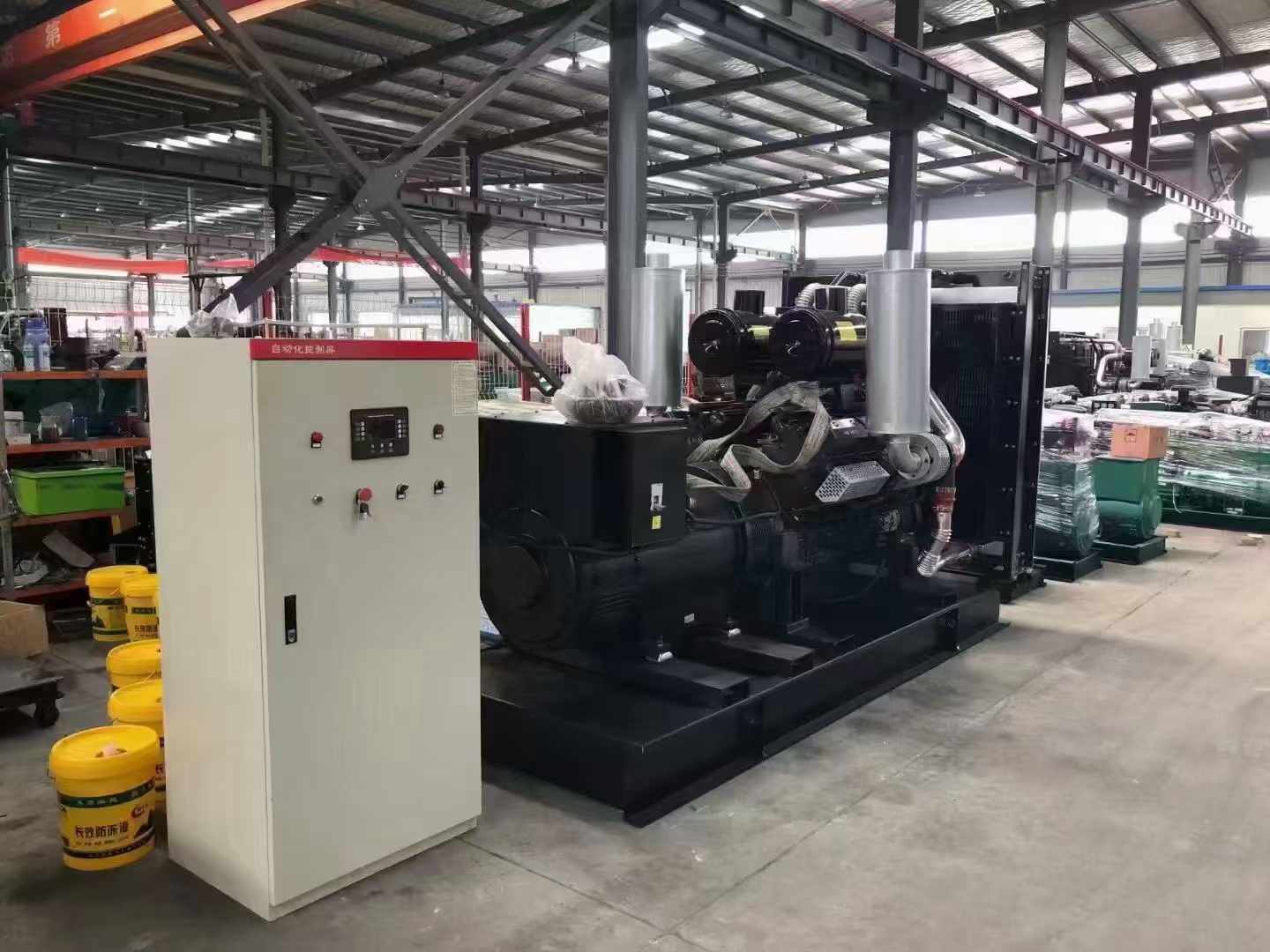 翠峦柴油发电机运行时的噪音和振动水平如何?